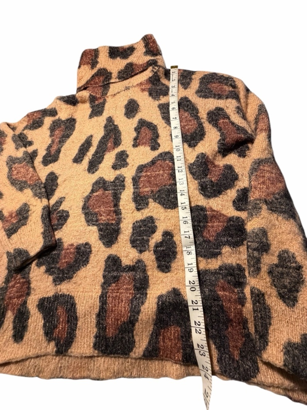 Show Me your Mumu Turtleneck Leopard Print Sweater Sz Small - Picture 11 of 14